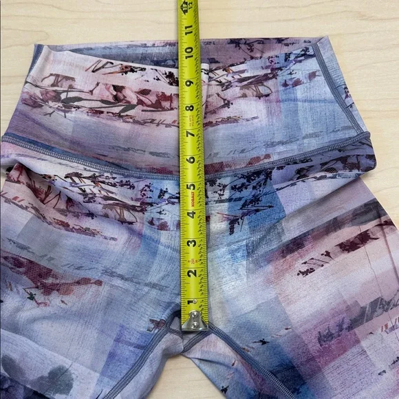 Lululemon cropped tights, leggings, gym, yoga pants size 6, print, perfect! - Picture 7 of 9